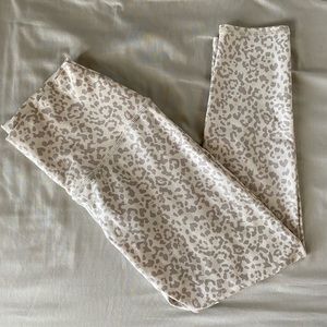 White Leopard Leggings Size L